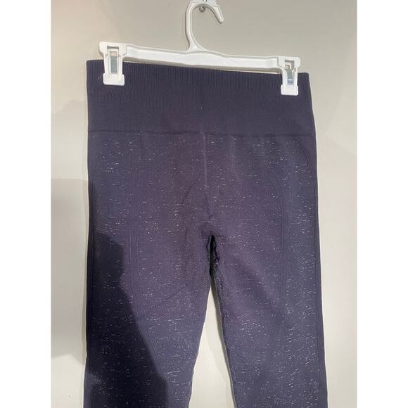 Lululemon Free To Flow 7/8 Tight in Midnight Navy/White - Picture 8 of 10